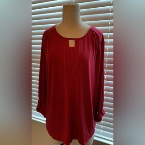 Size L 3/4 Sleeve Relaxed Blouse with Cut Out Neck